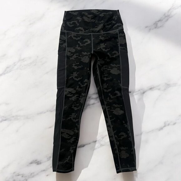 Fabletics Powerhold Capri Leggings Size XS Camo Mesh Panel Pocket High Waisted - Picture 5 of 10
